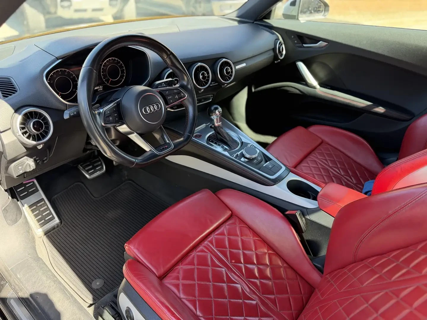 Audi Tt S* Coupe* АвтоКредит* (ЦЕНА ДО БГ), снимка 9 - Автомобили и джипове - 55300252