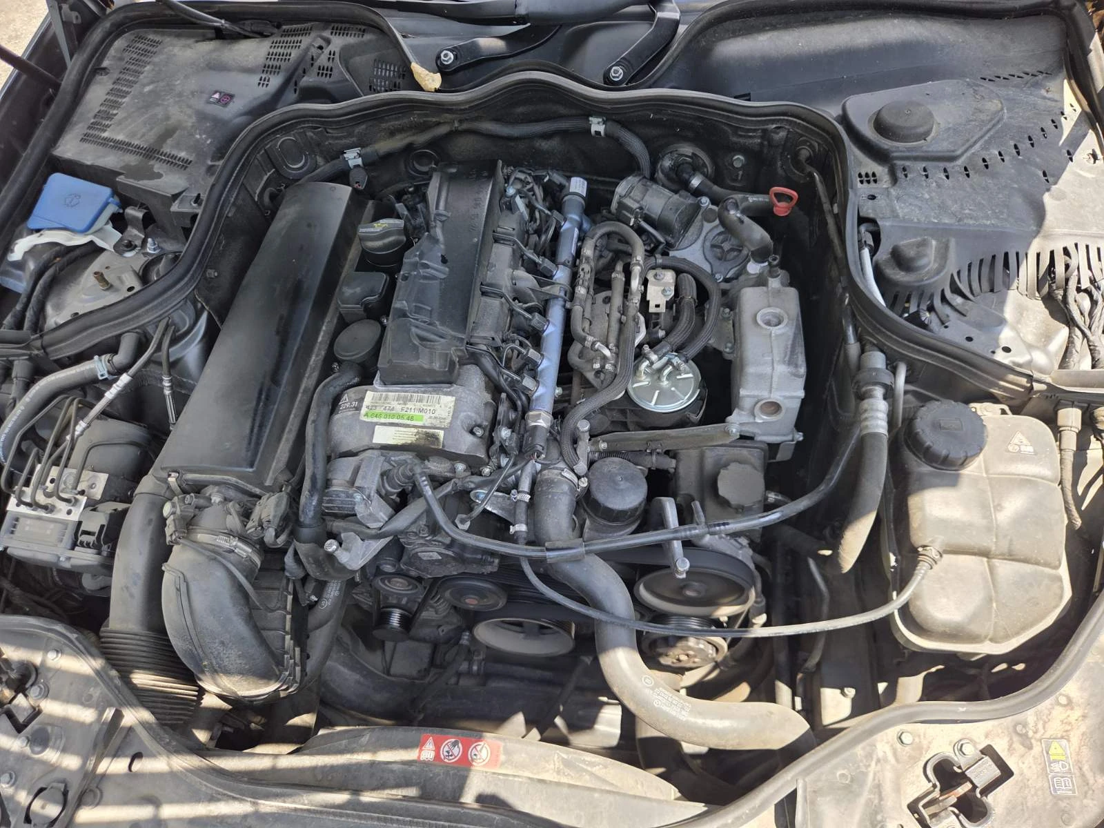 Mercedes-Benz E 220, снимка 6 - Автомобили и джипове - 55372190