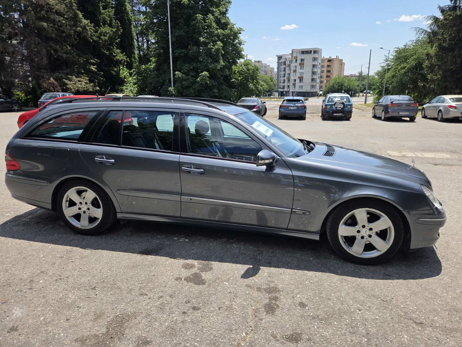 Mercedes-Benz E 220, снимка 3 - Автомобили и джипове - 55372190