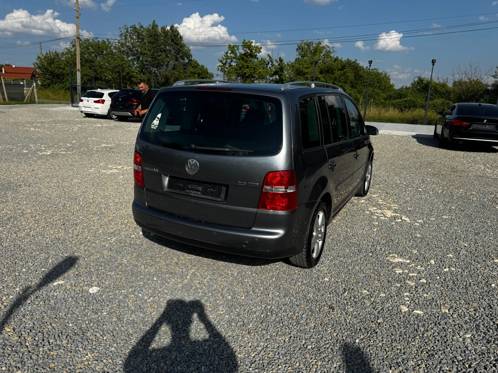 VW Touran 2.0 tdi, снимка 5 - Автомобили и джипове - 55413976