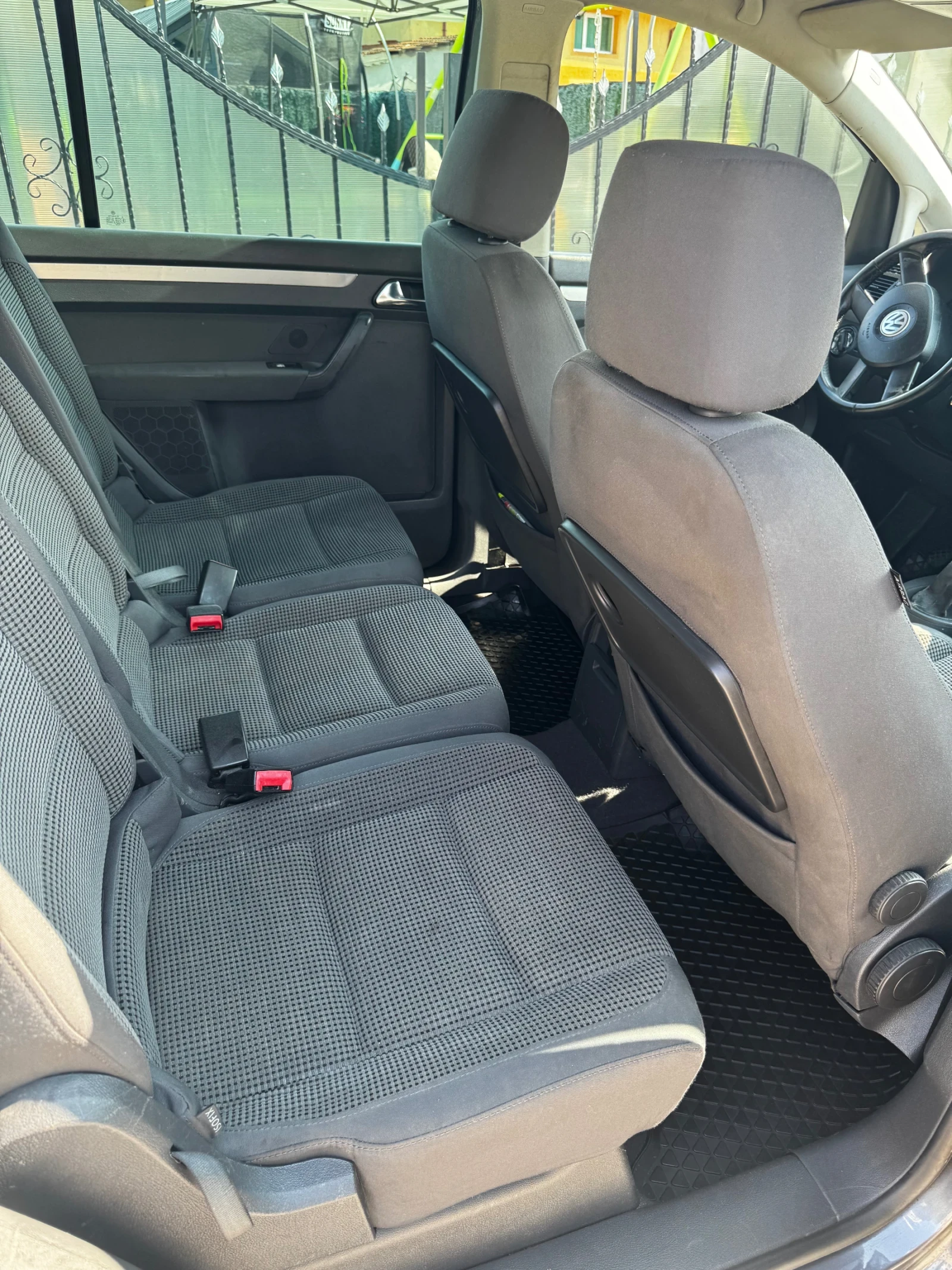 VW Touran 2.0 tdi, снимка 7 - Автомобили и джипове - 55413976