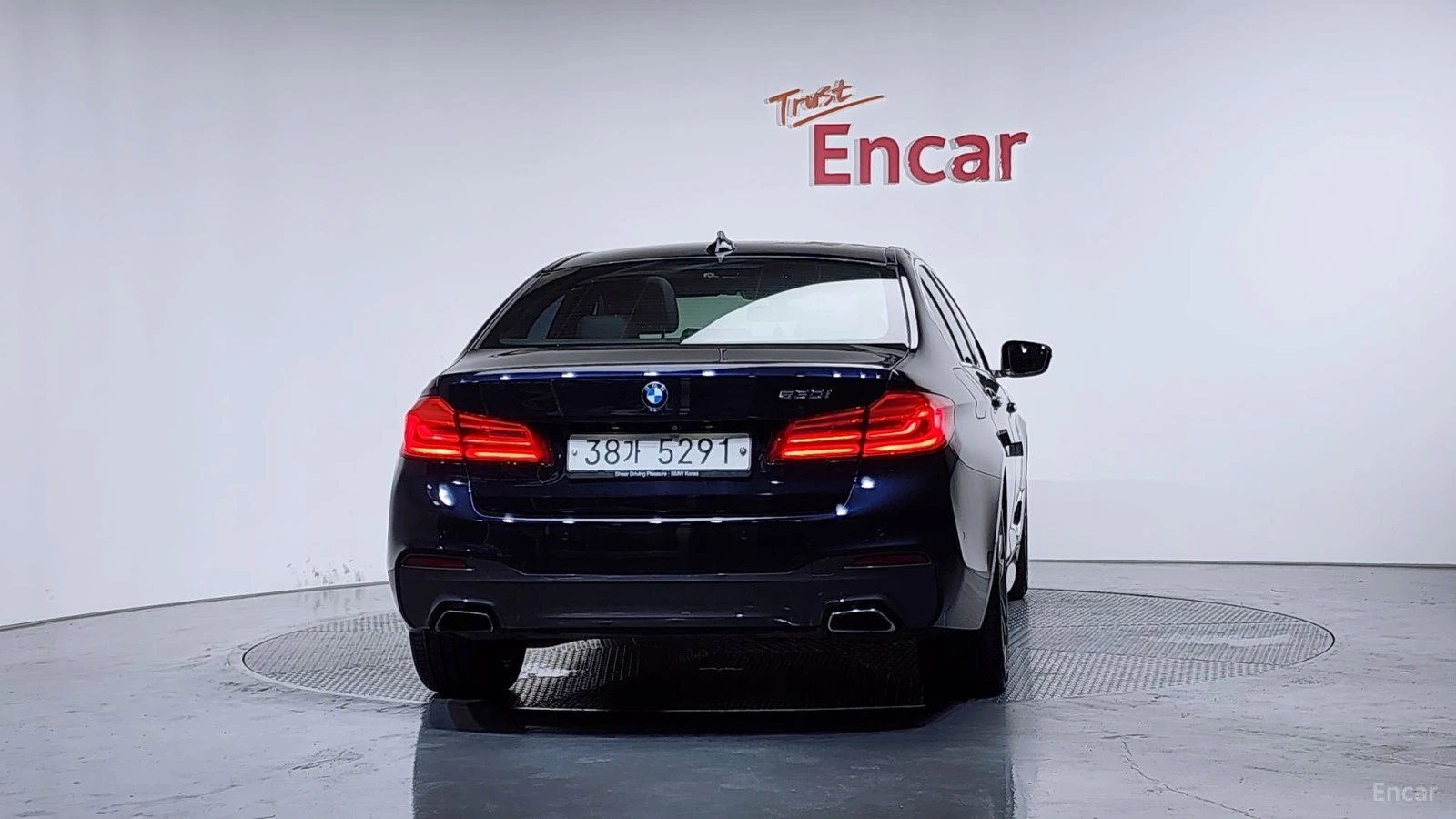 BMW 530 M-SPORT* КОЖА* ПОДГРЕВ* ШИБИДАХ* КАМЕРА* , снимка 4 - Автомобили и джипове - 55485394