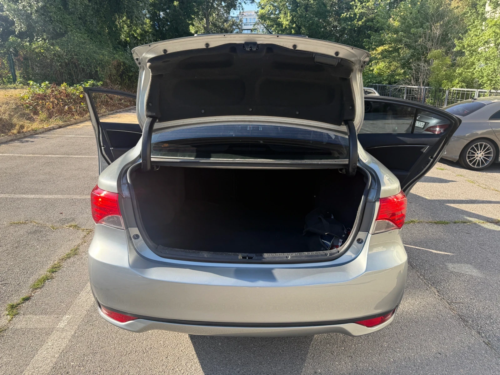 Toyota Avensis T27, снимка 15 - Автомобили и джипове - 55601812