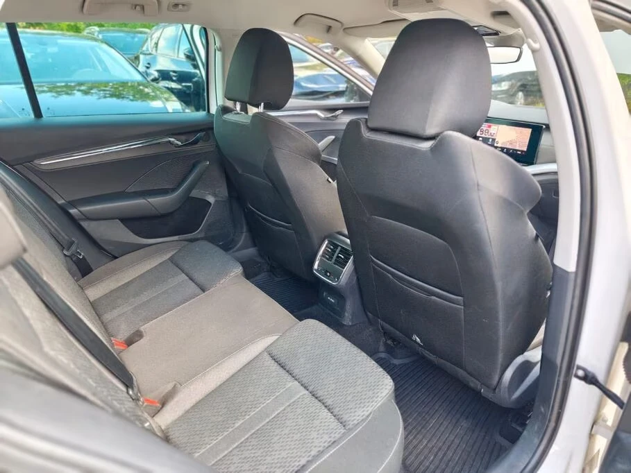 Skoda Octavia DSG Style Navi LED, снимка 6 - Автомобили и джипове - 55841977