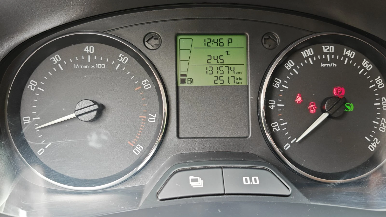 Skoda Fabia, снимка 8 - Автомобили и джипове - 55939264