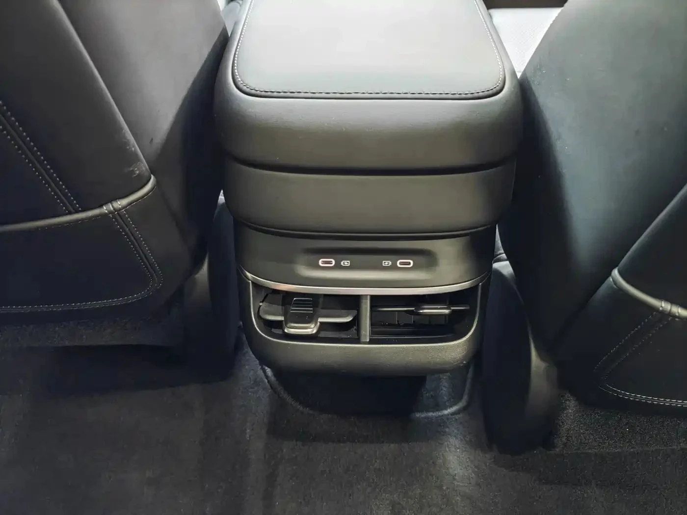 Zeekr 7X, снимка 15 - Автомобили и джипове - 56685955