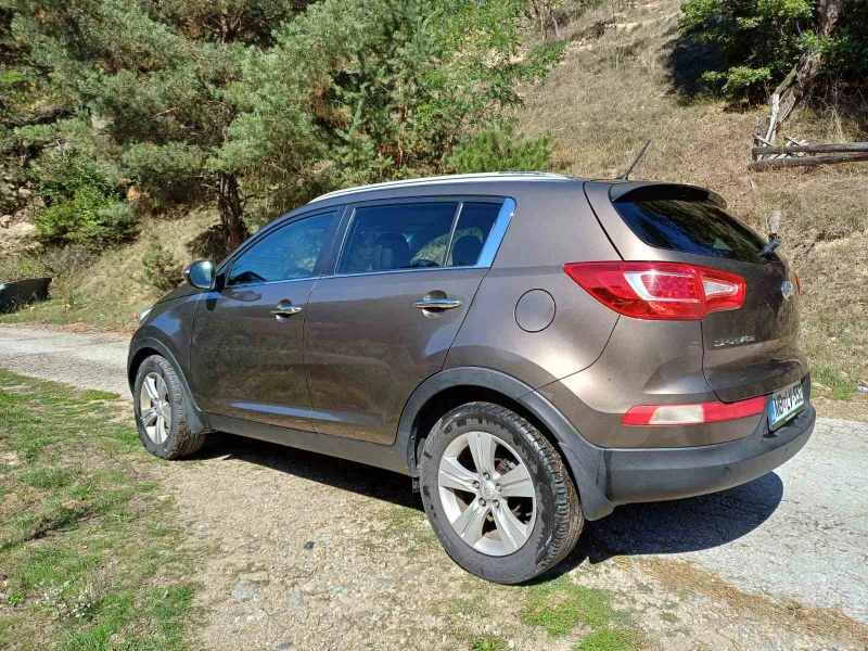 Kia Sportage, снимка 2 - Автомобили и джипове - 47357695