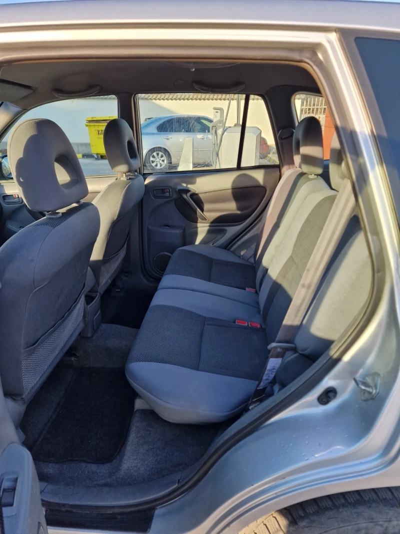 Toyota Rav4, снимка 13 - Автомобили и джипове - 48101727