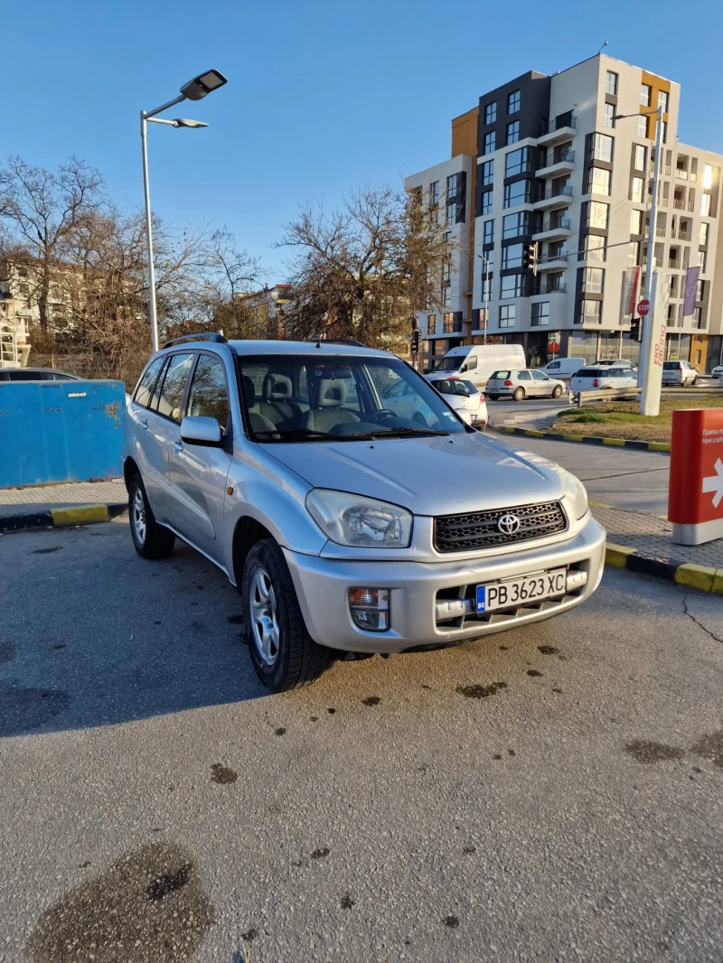 Toyota Rav4, снимка 9 - Автомобили и джипове - 48101727