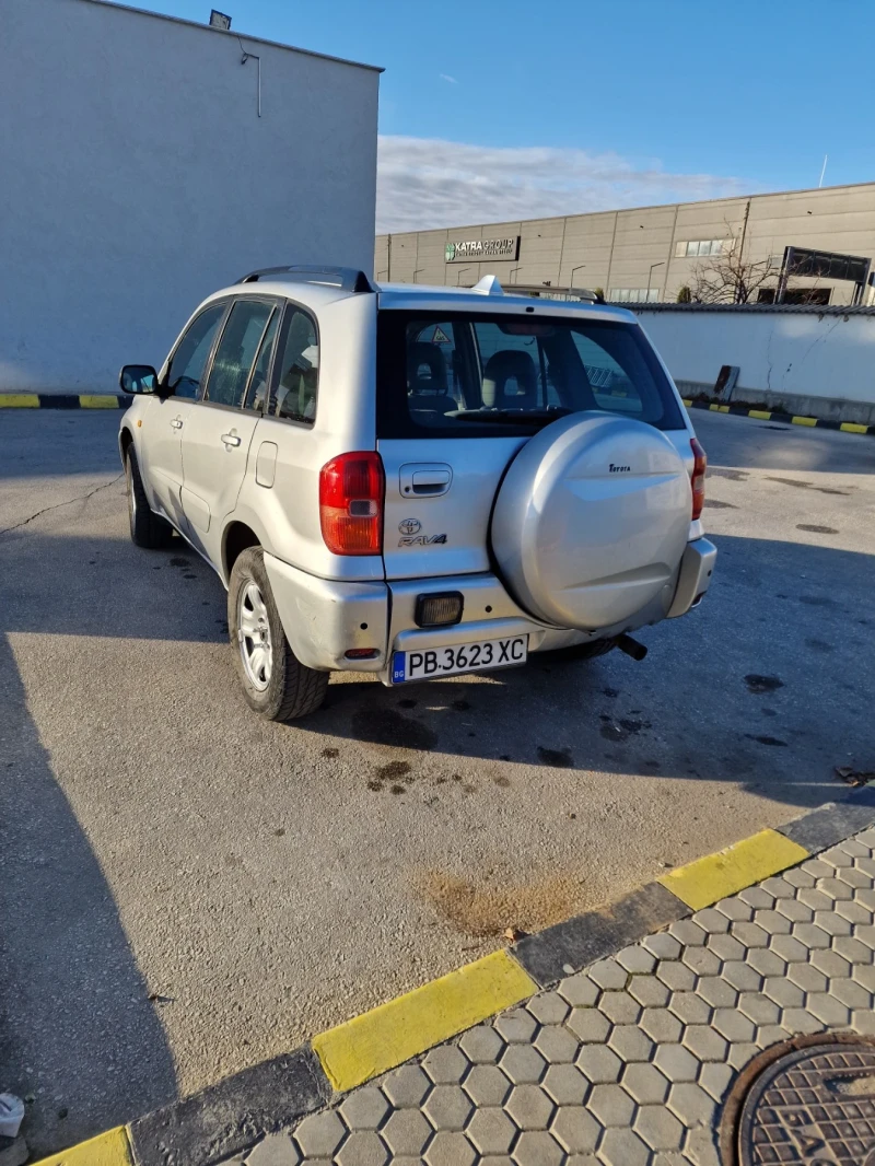 Toyota Rav4, снимка 2 - Автомобили и джипове - 48101727