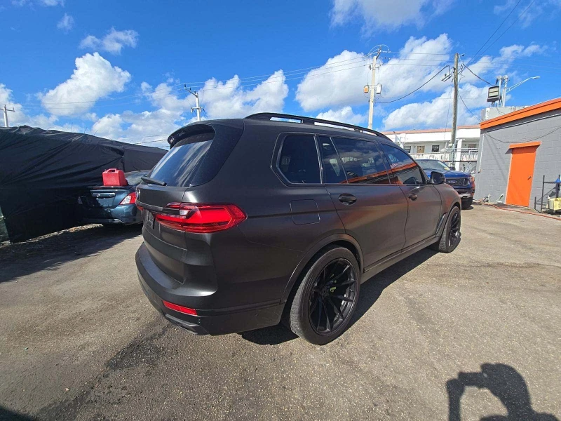 BMW X7 xDrive50i ОБДУХВАНЕ/МАСАЖ/ВАКУУМ/HEAD-UP/FULL, снимка 3 - Автомобили и джипове - 52671267