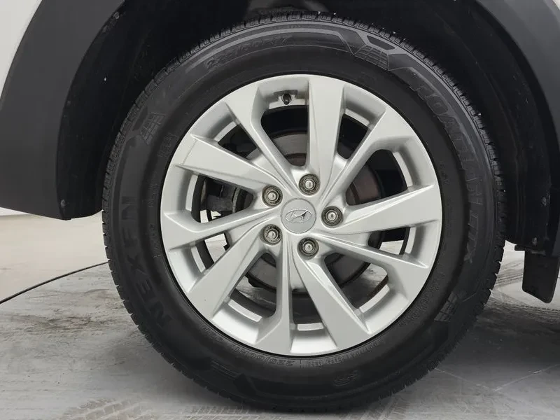 Hyundai Tucson Diesel 2.0 2Wd Smart, снимка 5 - Автомобили и джипове - 56220789