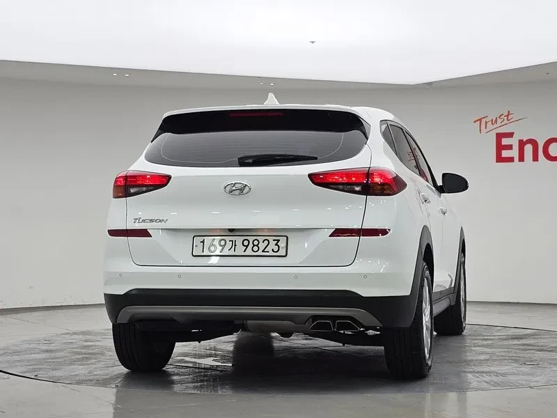 Hyundai Tucson Diesel 2.0 2Wd Smart, снимка 4 - Автомобили и джипове - 56220789