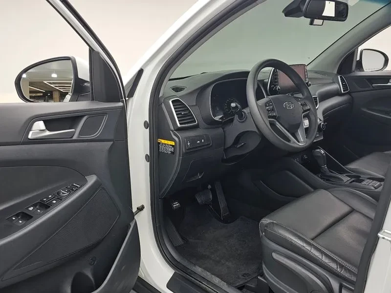 Hyundai Tucson Diesel 2.0 2Wd Smart, снимка 10 - Автомобили и джипове - 56220789