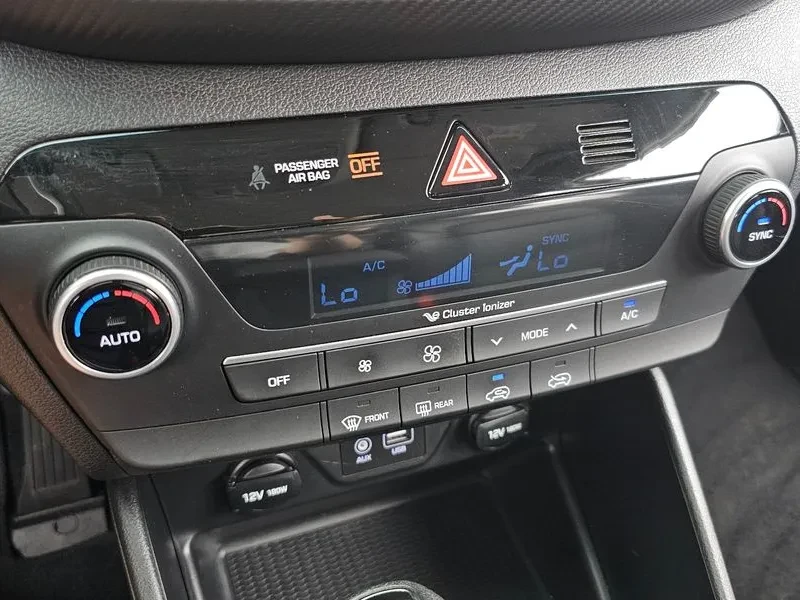 Hyundai Tucson Diesel 2.0 2Wd Smart, снимка 16 - Автомобили и джипове - 56220789