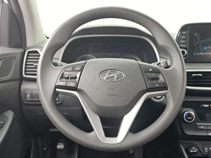 Hyundai Tucson Diesel 2.0 2Wd Smart, снимка 13 - Автомобили и джипове - 56220789