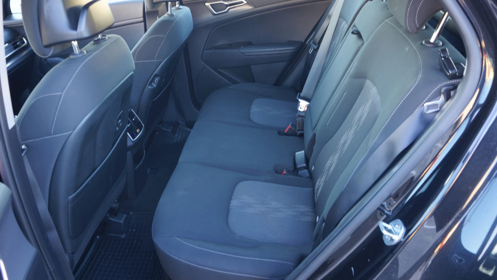 Kia Sportage 1.6 T-GDi  Full Hybrid Automatic - изображение 9