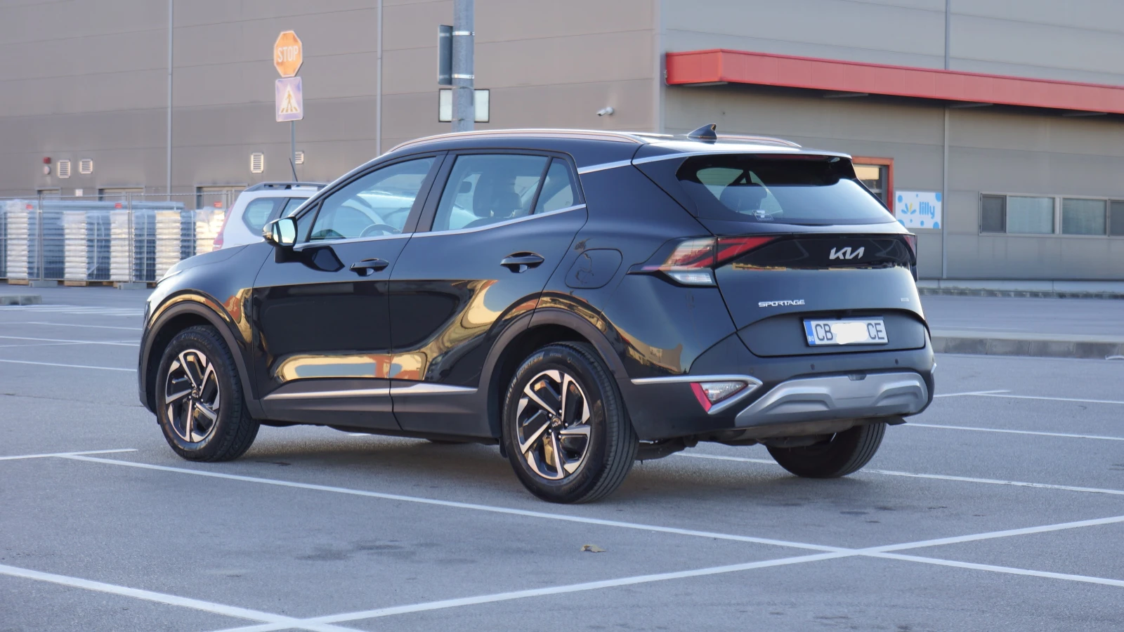 Kia Sportage 1.6 T-GDi  Full Hybrid Automatic - изображение 3