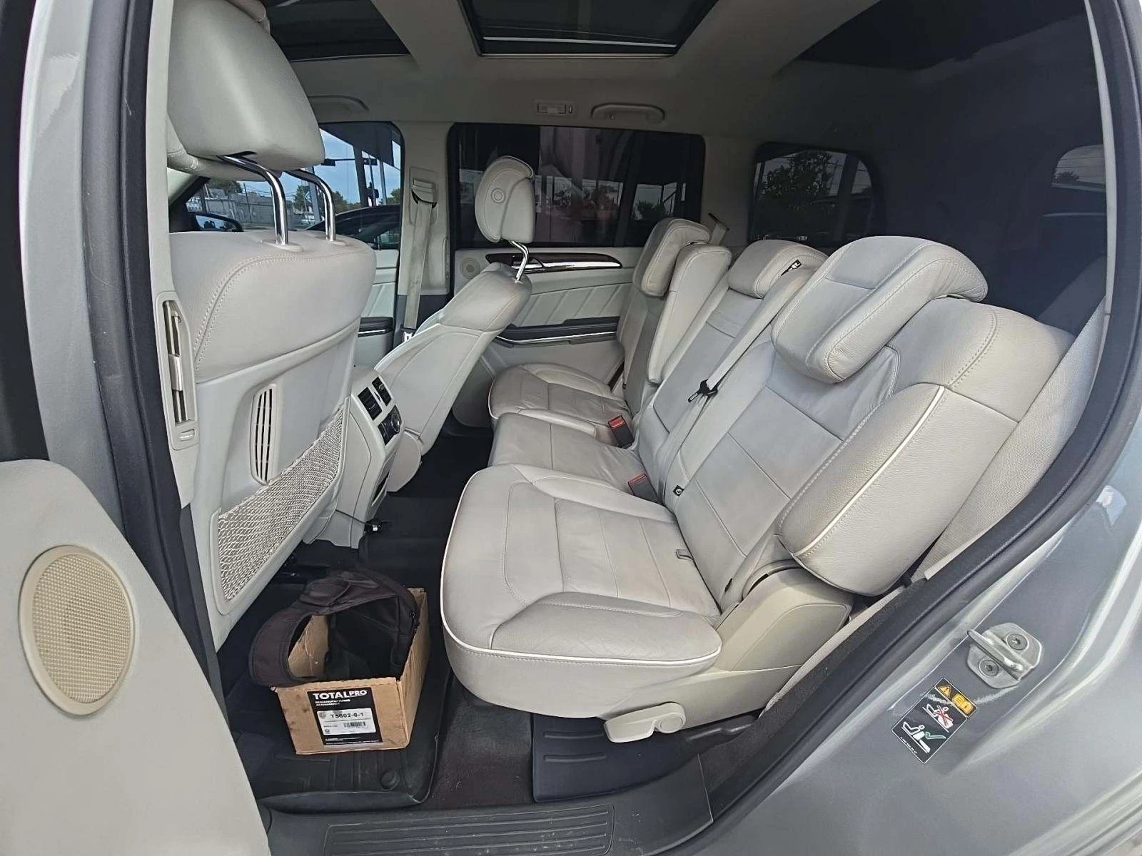 Mercedes-Benz GL 500 AMG* 7МЕСТА* МАСАЖ* ДИСТРОНИК* ОБДУХ* PANO* HARMAN - изображение 10