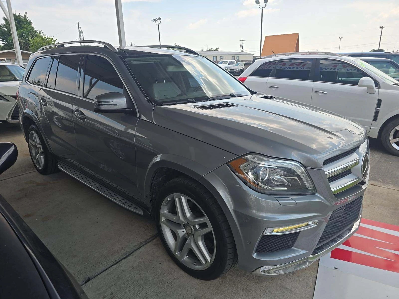 Mercedes-Benz GL 500 AMG* 7МЕСТА* МАСАЖ* ДИСТРОНИК* ОБДУХ* PANO* HARMAN - изображение 3