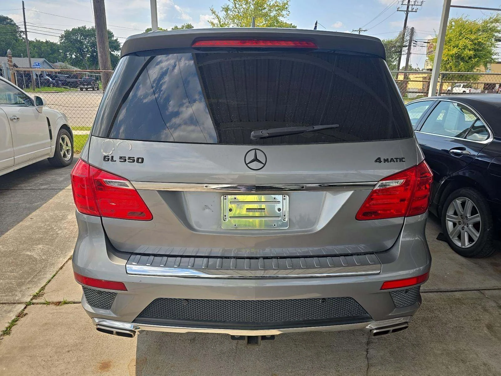 Mercedes-Benz GL 500 AMG* 7МЕСТА* МАСАЖ* ДИСТРОНИК* ОБДУХ* PANO* HARMAN - изображение 4
