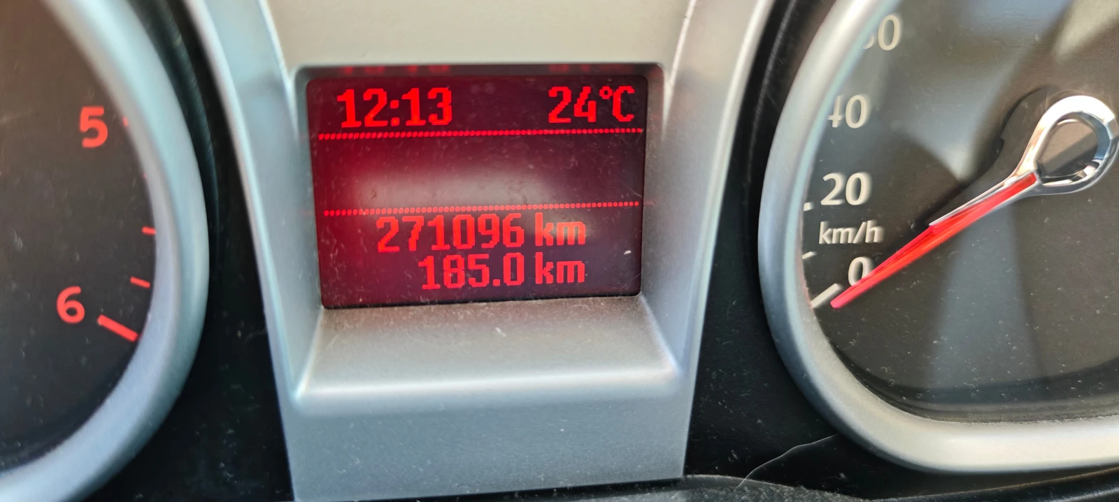 Ford Kuga  - изображение 10