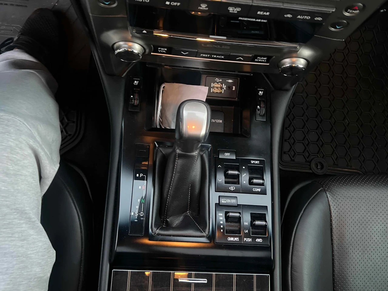 Lexus GX 460 ТОП СЪСТОЯНИЕ* ЕДИН СОСТВЕНИК* СЕРВИЗНА ИСТОРИЯ*  - изображение 10