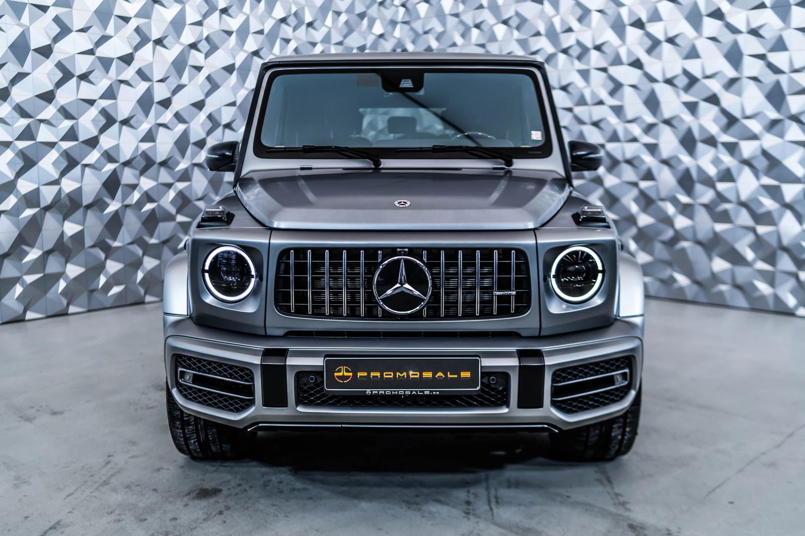 Mercedes-Benz G 63 AMG Manufaktur* Burmester* 360, снимка 2 - Автомобили и джипове - 53737881