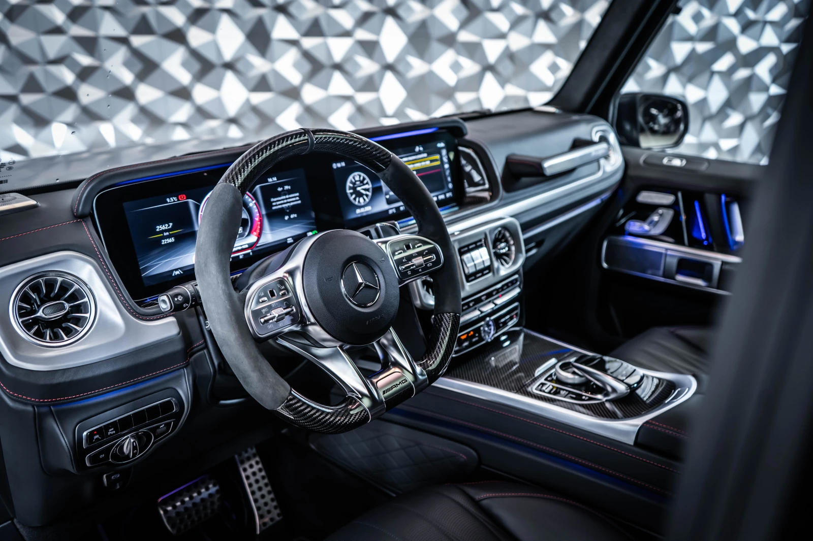 Mercedes-Benz G 63 AMG Manufaktur* Burmester* 360, снимка 8 - Автомобили и джипове - 53737881