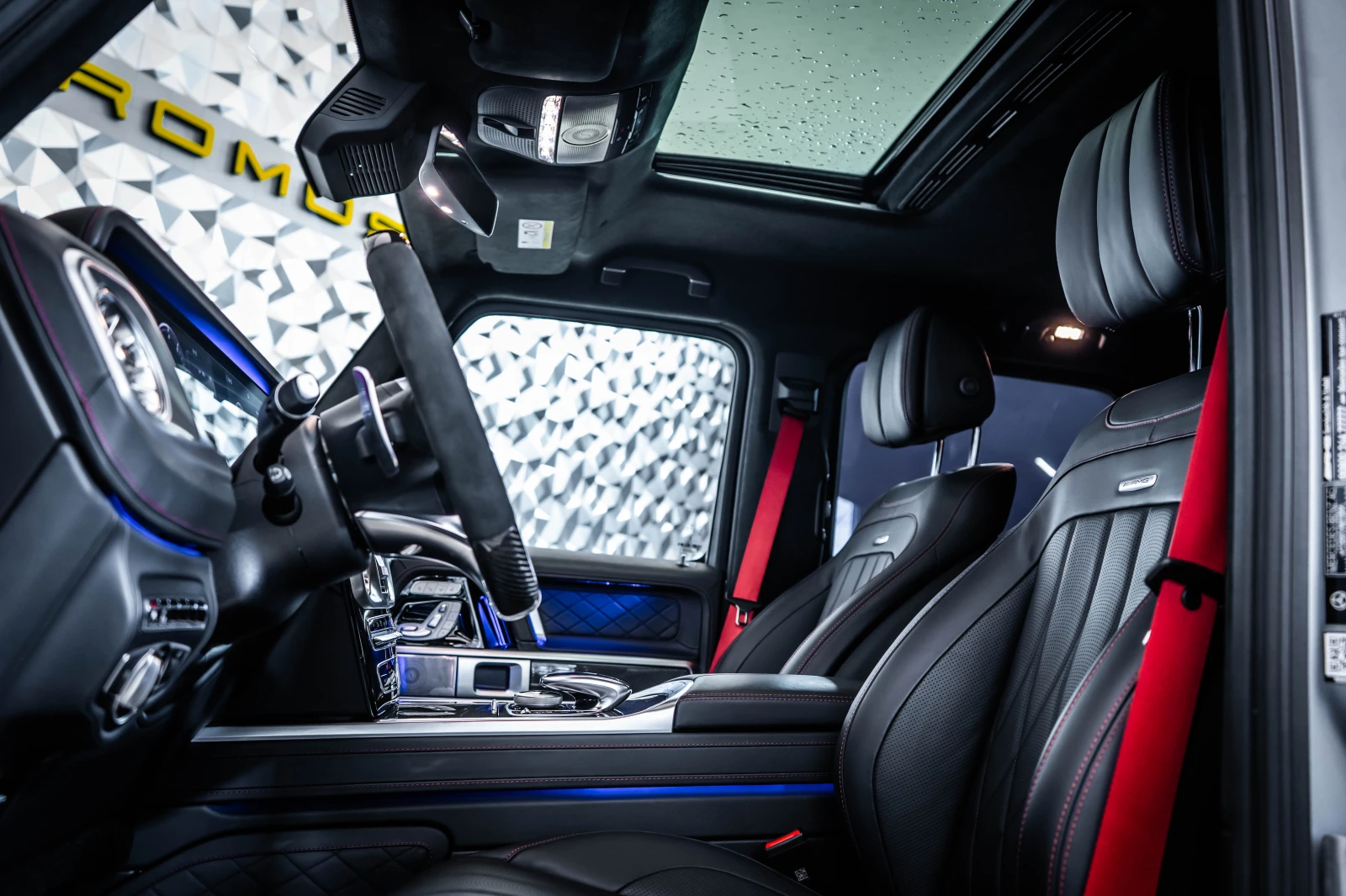 Mercedes-Benz G 63 AMG Manufaktur* Burmester* 360, снимка 13 - Автомобили и джипове - 53737881