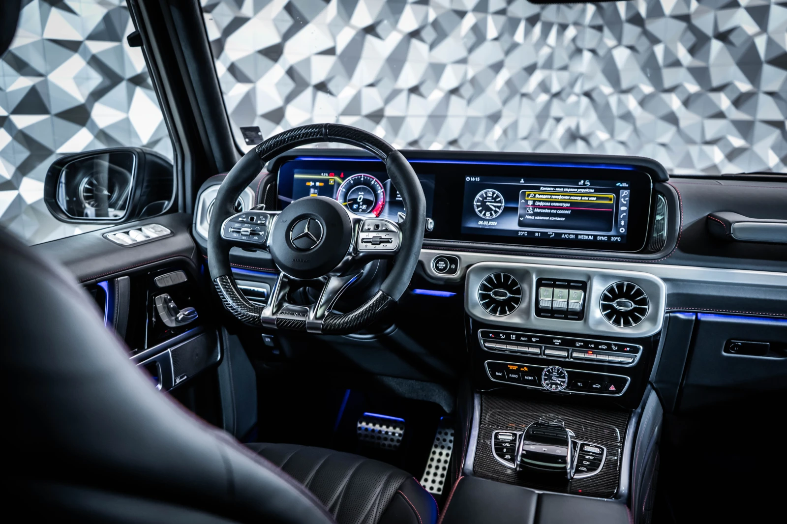 Mercedes-Benz G 63 AMG Manufaktur* Burmester* 360, снимка 10 - Автомобили и джипове - 53737881