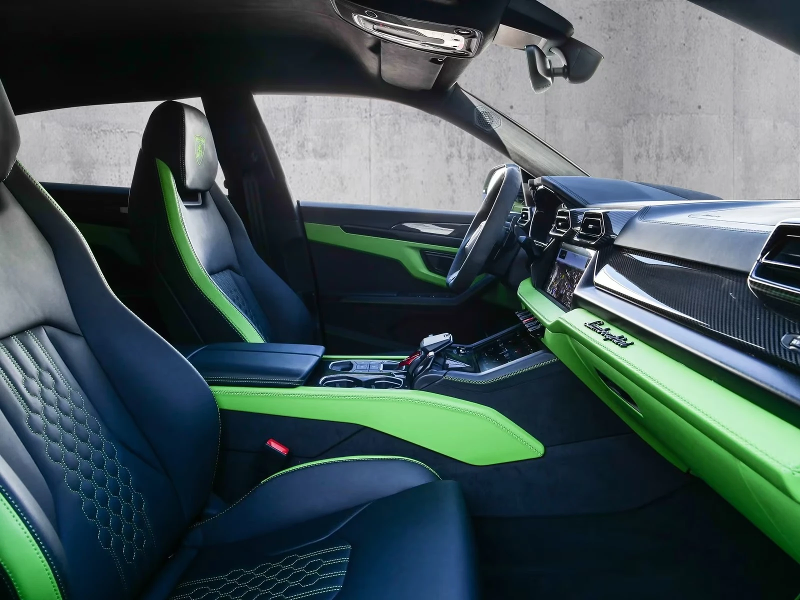 Lamborghini Urus SE* Carbon* HuD* B&O, снимка 6 - Автомобили и джипове - 54994099