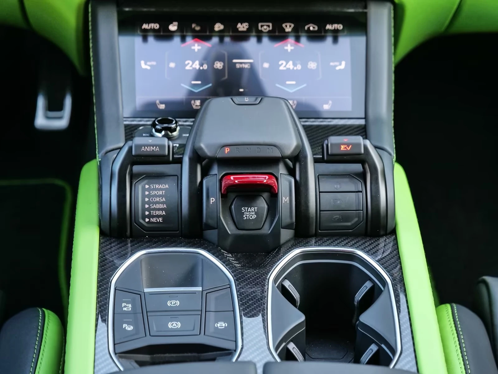 Lamborghini Urus SE* Carbon* HuD* B&O, снимка 13 - Автомобили и джипове - 54994099