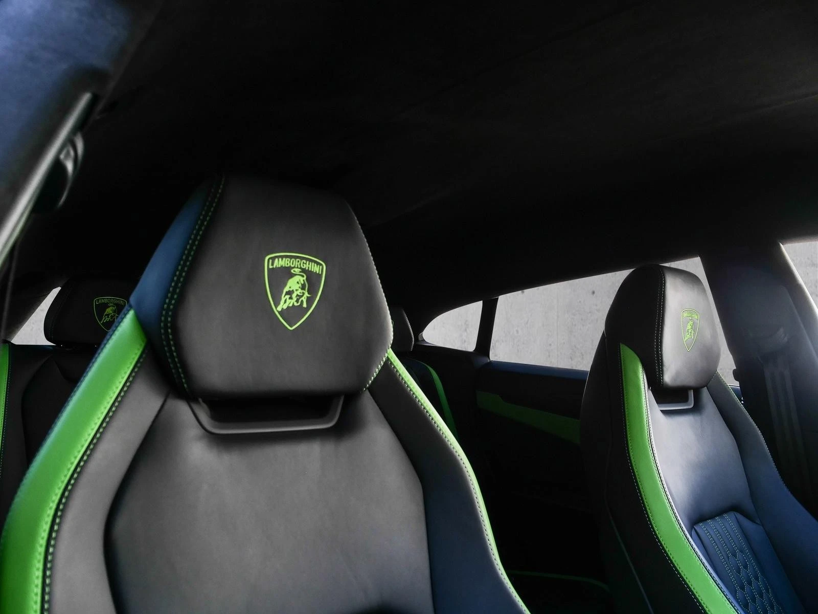 Lamborghini Urus SE* Carbon* HuD* B&O, снимка 14 - Автомобили и джипове - 54994099