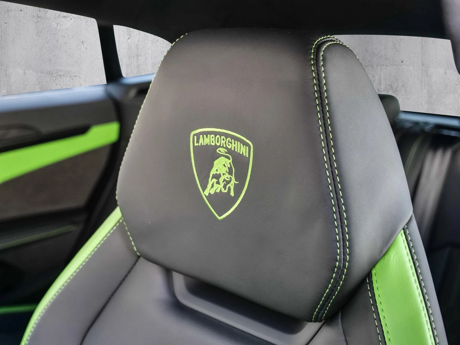 Lamborghini Urus SE* Carbon* HuD* B&O, снимка 17 - Автомобили и джипове - 54994099