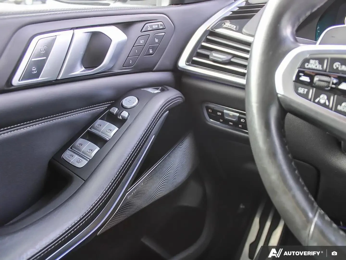 BMW X7 * xDrive50i* BOWERS&WILKINS* LASER* 360* МАСАЖИ* T, снимка 12 - Автомобили и джипове - 55223843