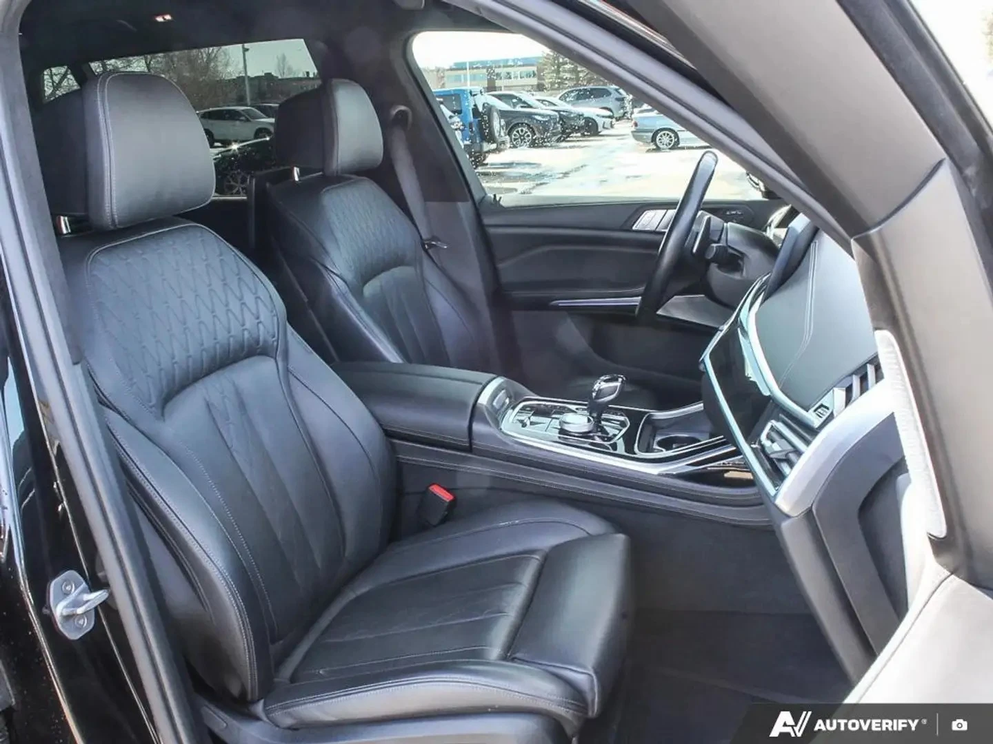 BMW X7 * xDrive50i* BOWERS&WILKINS* LASER* 360* МАСАЖИ* T, снимка 16 - Автомобили и джипове - 55223843