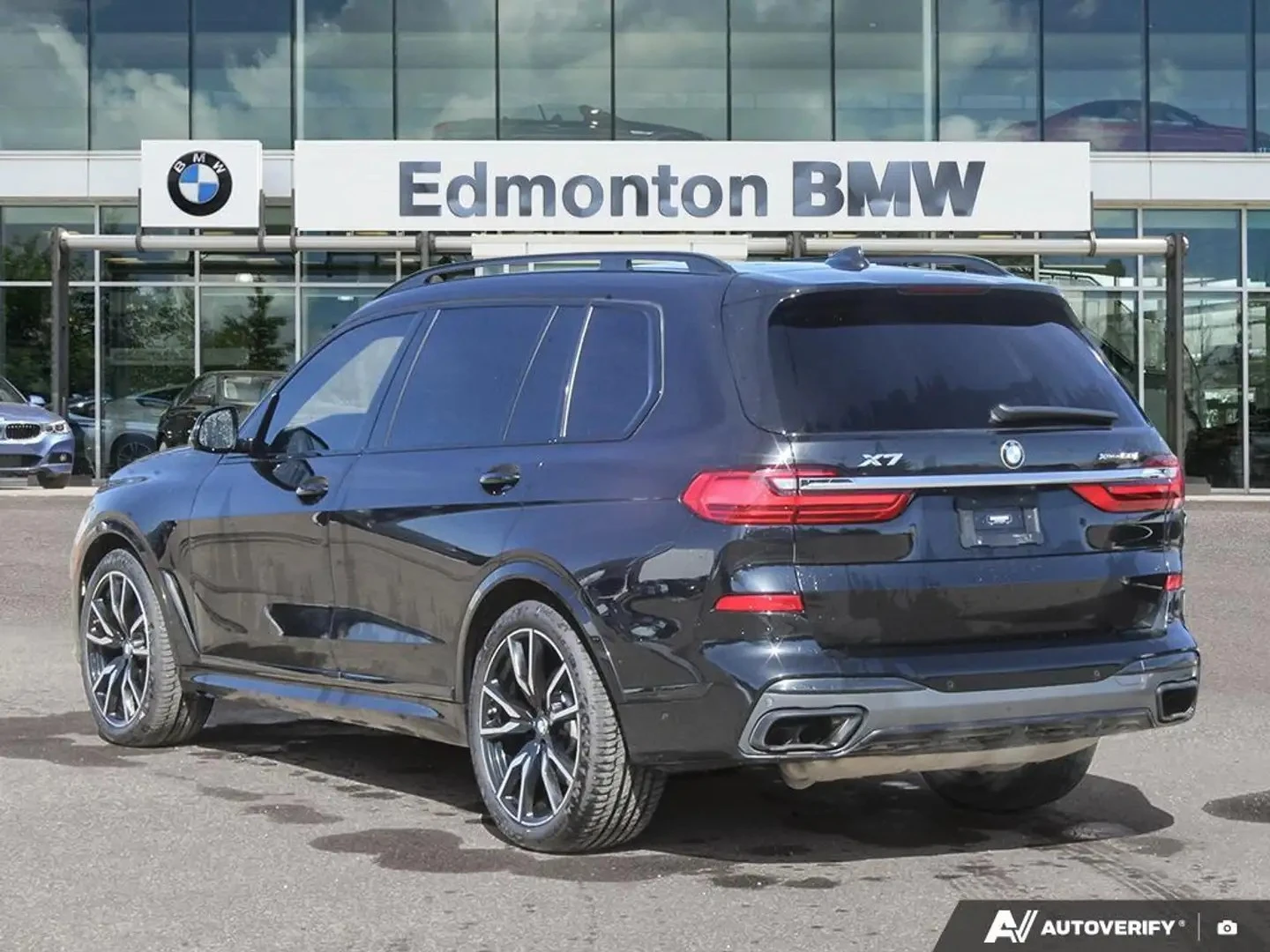 BMW X7 * xDrive50i* BOWERS&WILKINS* LASER* 360* МАСАЖИ* T, снимка 4 - Автомобили и джипове - 55223843