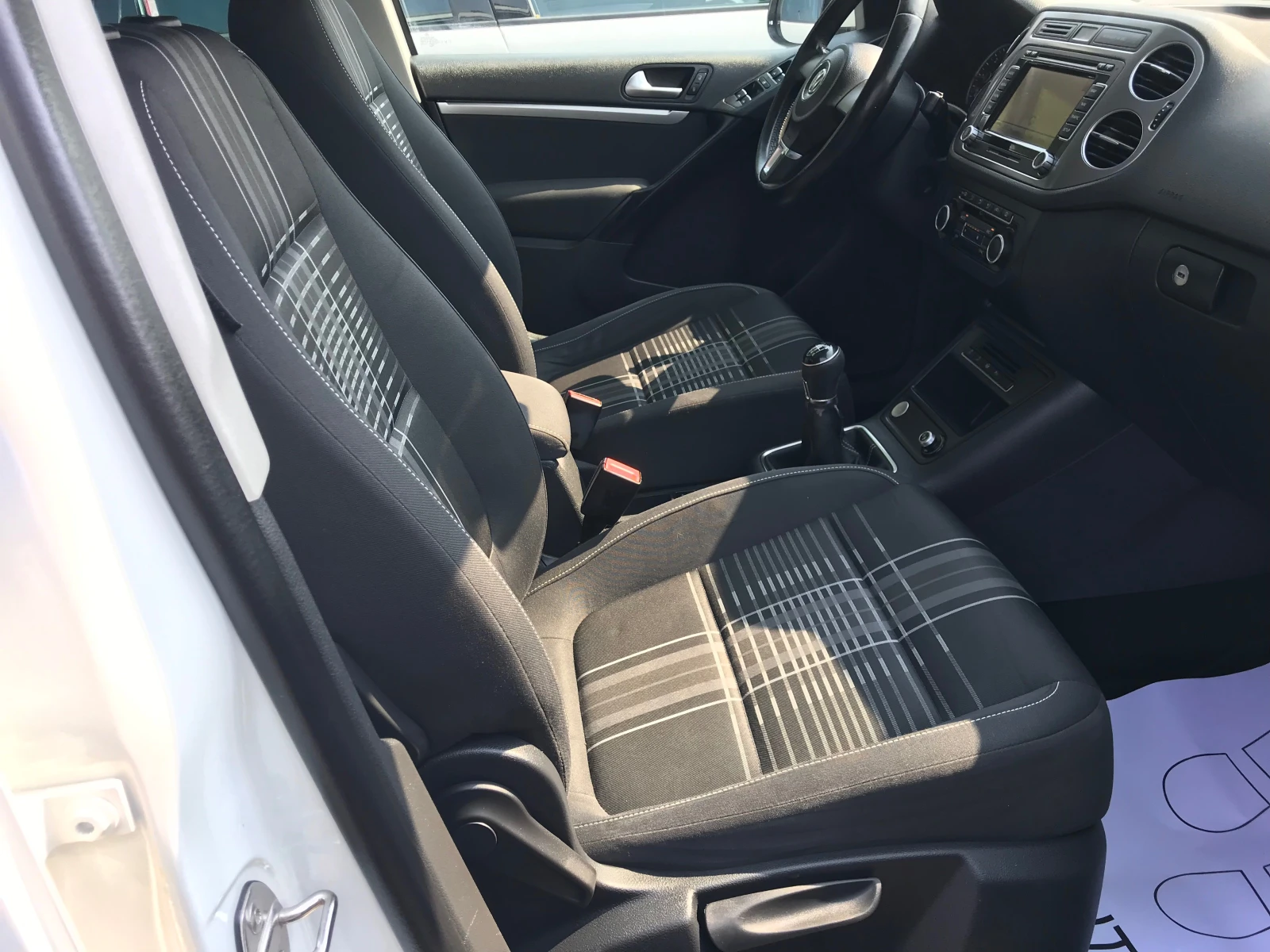 VW Tiguan 2.0TDi-6ck.2015г-full, снимка 9 - Автомобили и джипове - 56041398