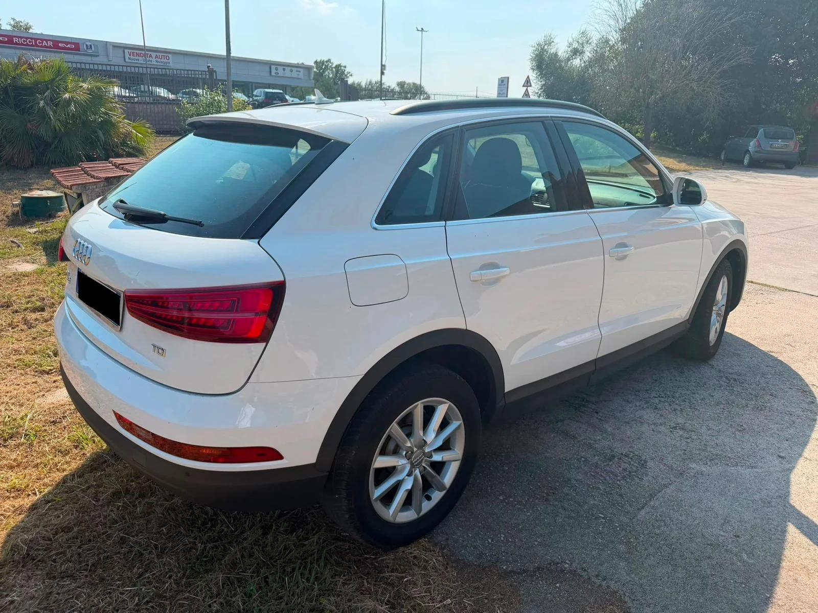 Audi Q3 2, 0TDI-150k.c/НАВИГАЦИЯ/РЪЧНИ СКОРОСТИ/ТОП!!!, снимка 4 - Автомобили и джипове - 56227605