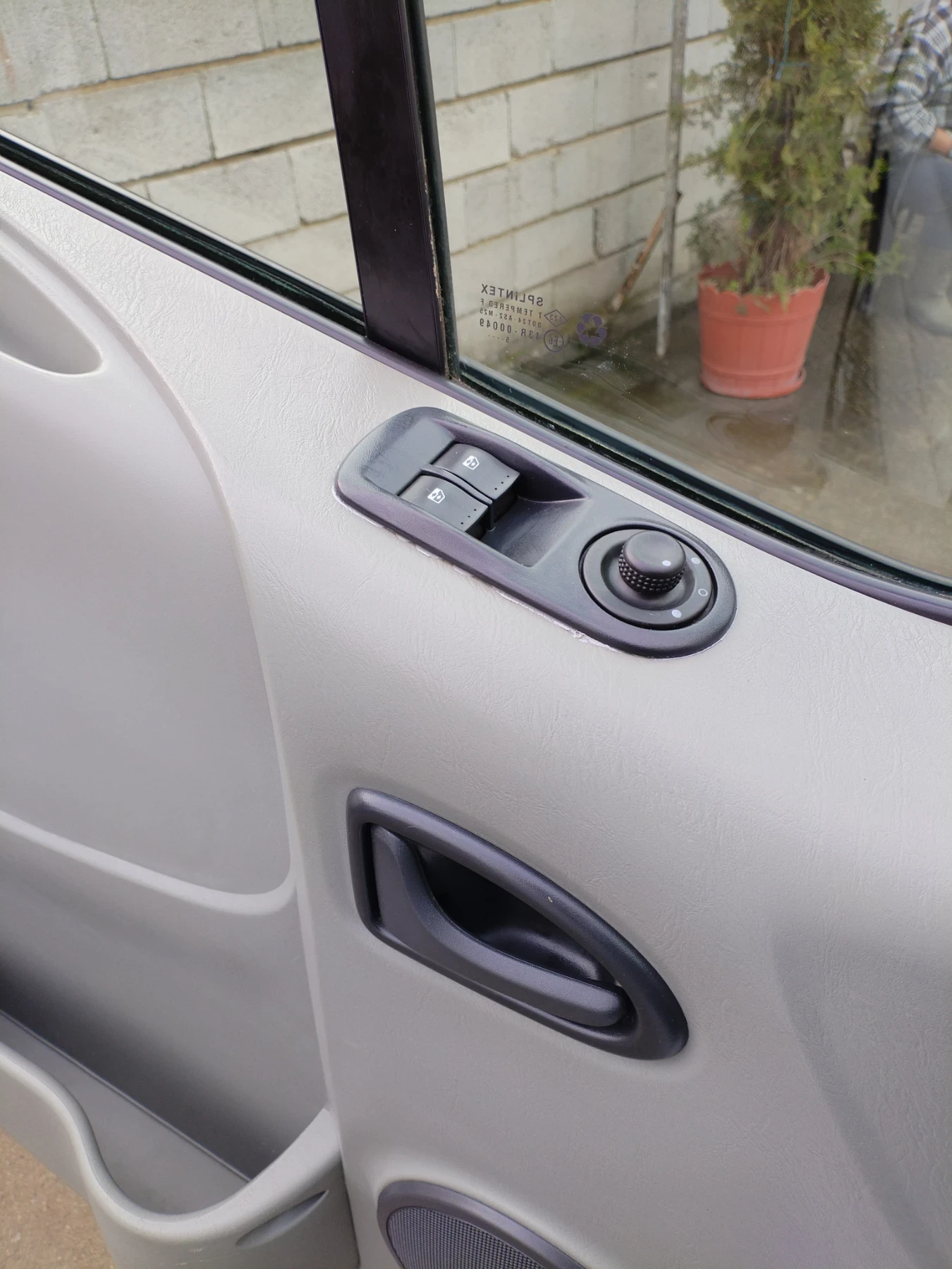 Opel Vivaro 2.5 cdti - изображение 6