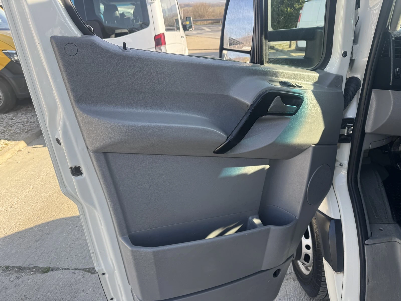 VW Crafter Б кат.KLIMA 4.30м, снимка 11 - Бусове и автобуси - 53816657