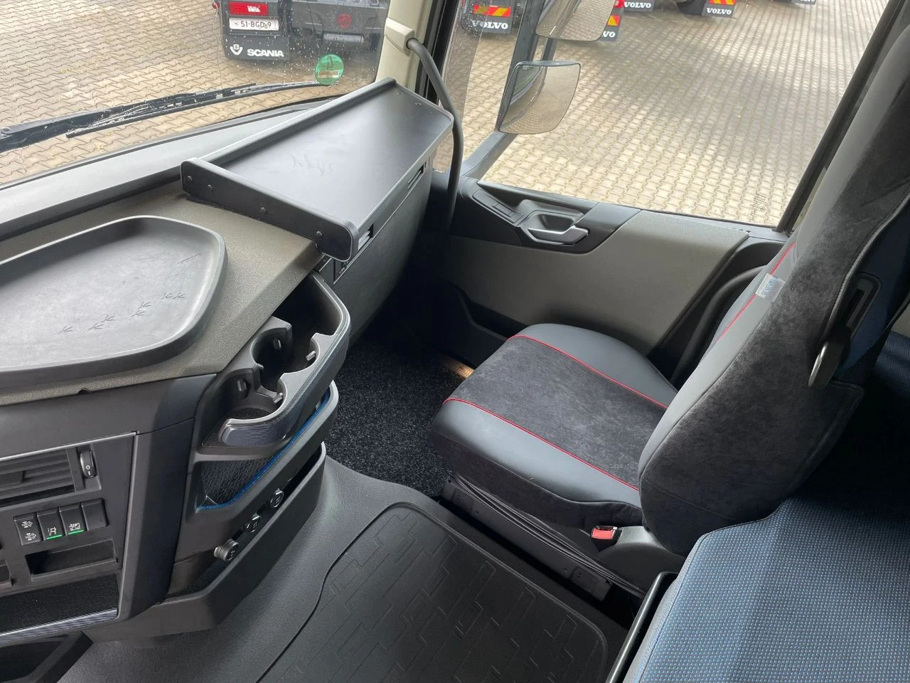 Volvo Fh 460 I-Save Globetrotter ACC I-Park Cool Retarder Е, снимка 5 - Камиони - 54955747