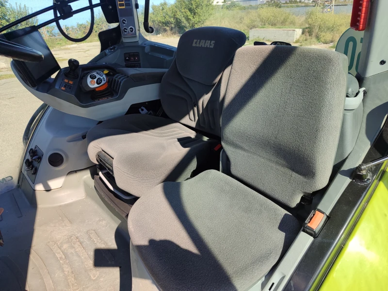 Трактор Claas AXION 870-разпродажба, снимка 14 - Селскостопанска техника - 45581408