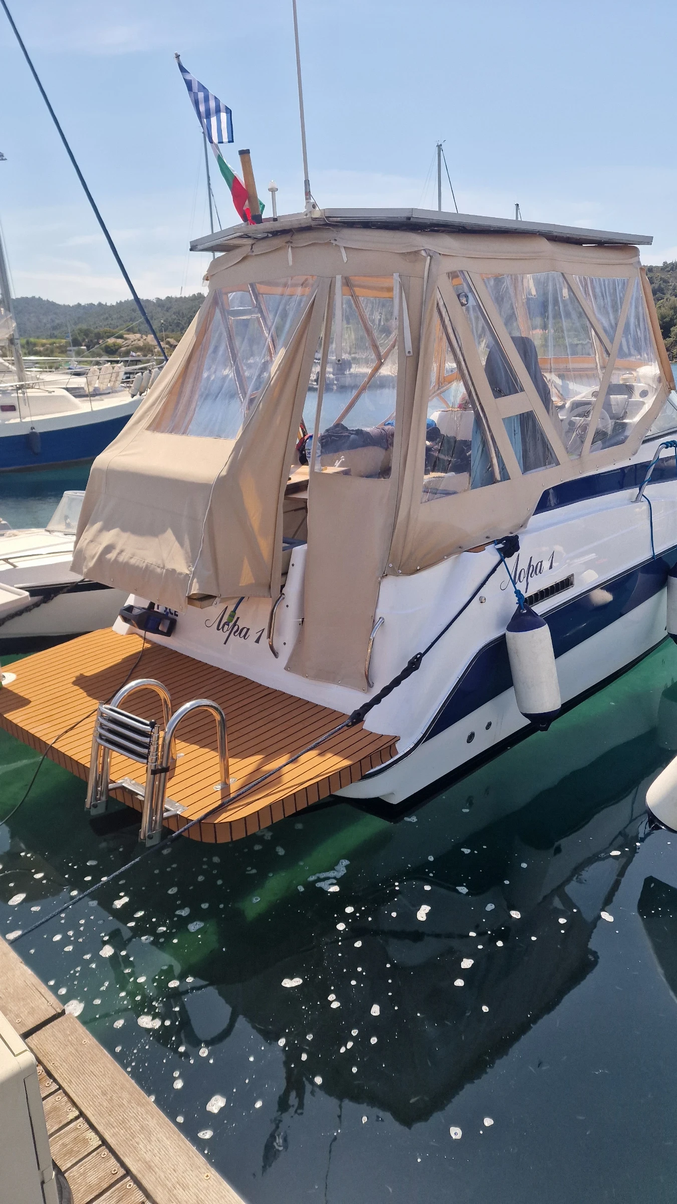 Моторна яхта Bayliner  - изображение 3