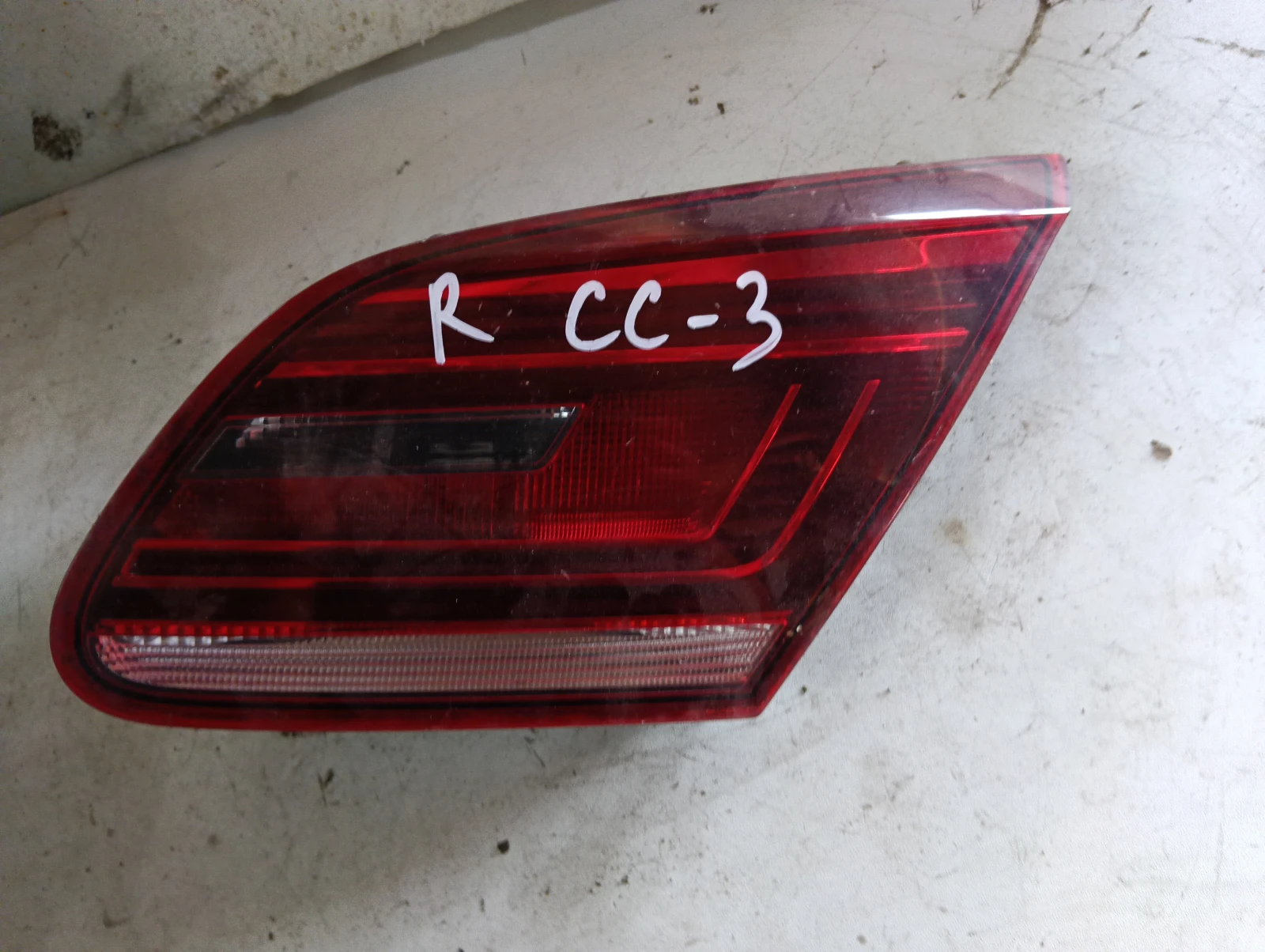 стоп десен вътрешен диоден 3C8945308Q VW Passat CC