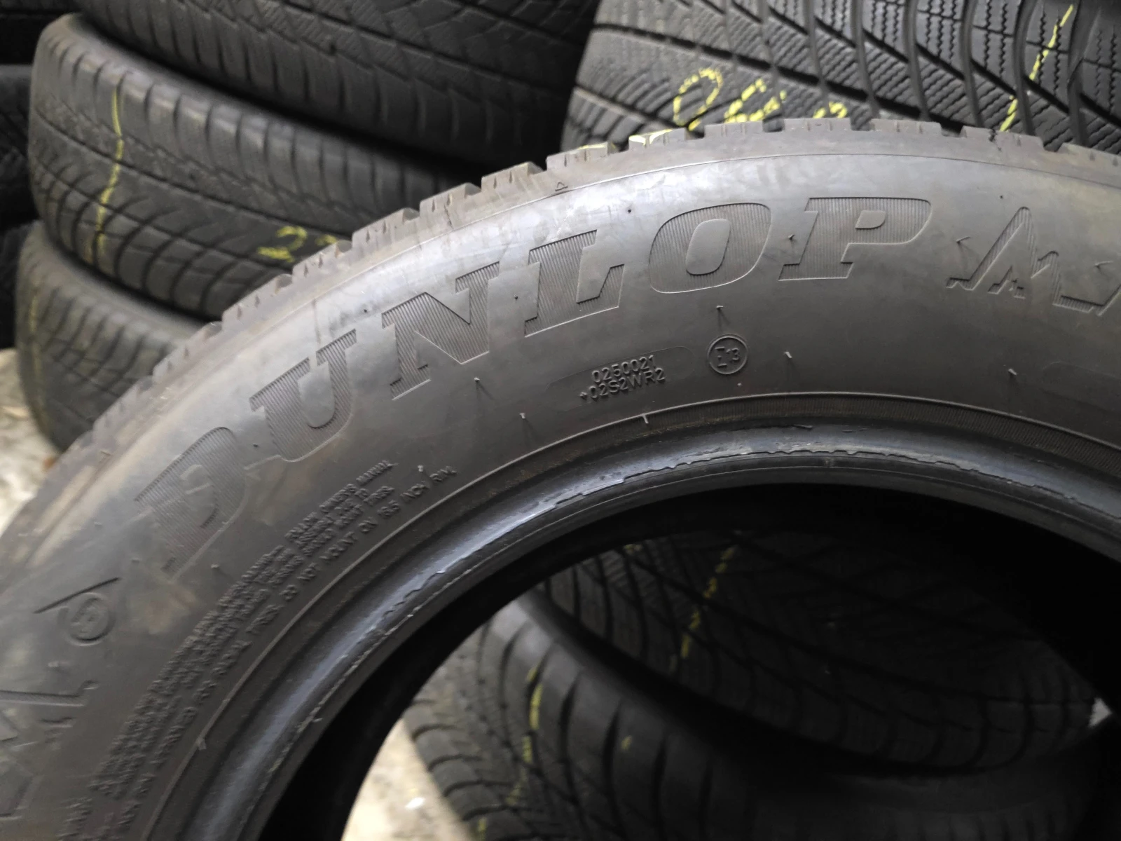 Гуми Зимни 215/65R16, снимка 6 - Гуми и джанти - 55497111