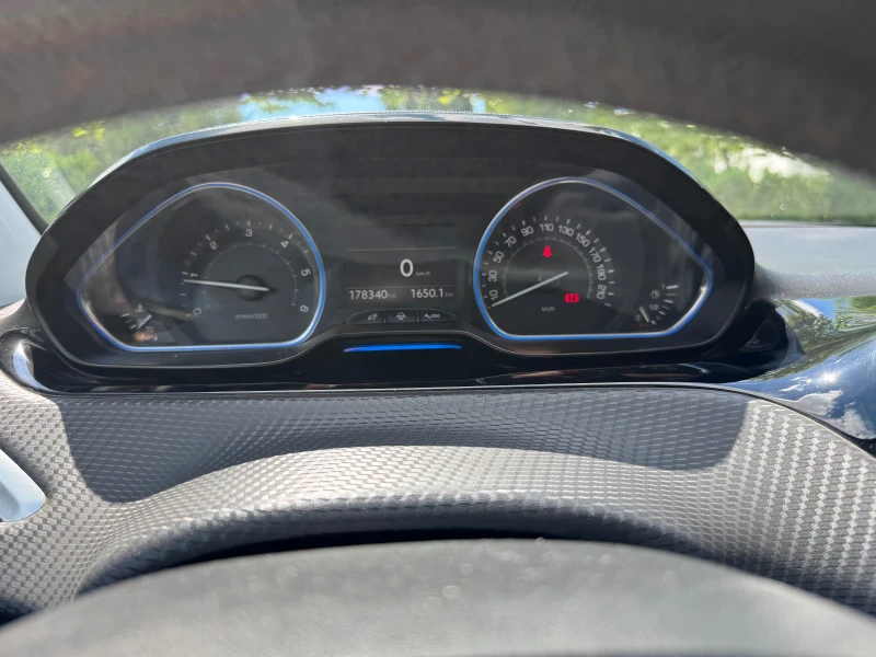 Peugeot 2008 1.6е-hdi #Allure#, снимка 15 - Автомобили и джипове - 50499296
