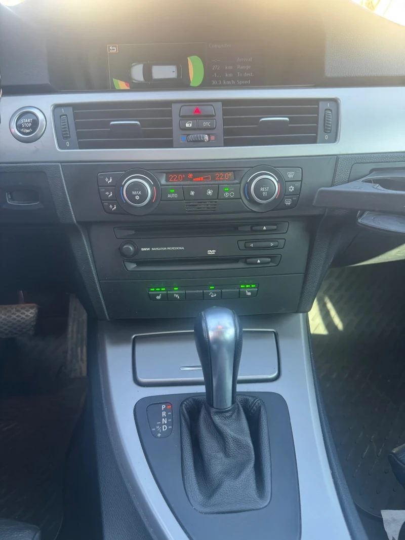 BMW 330, снимка 13 - Автомобили и джипове - 52806721