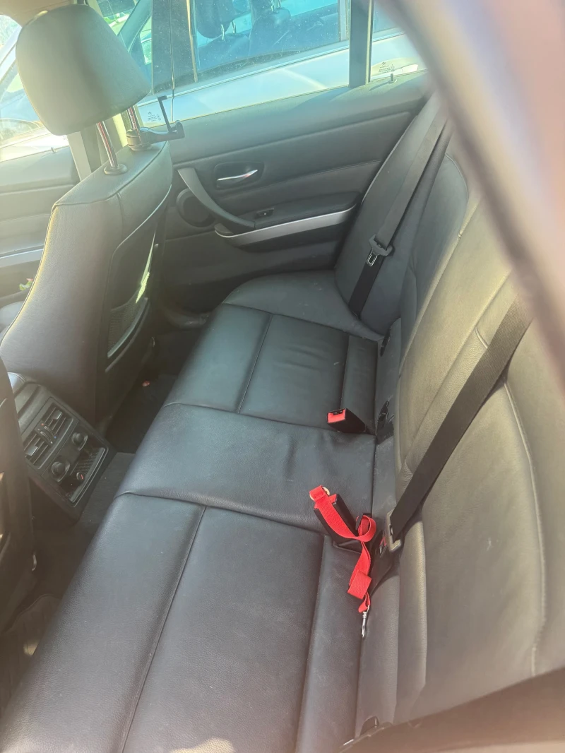 BMW 330, снимка 14 - Автомобили и джипове - 52806721